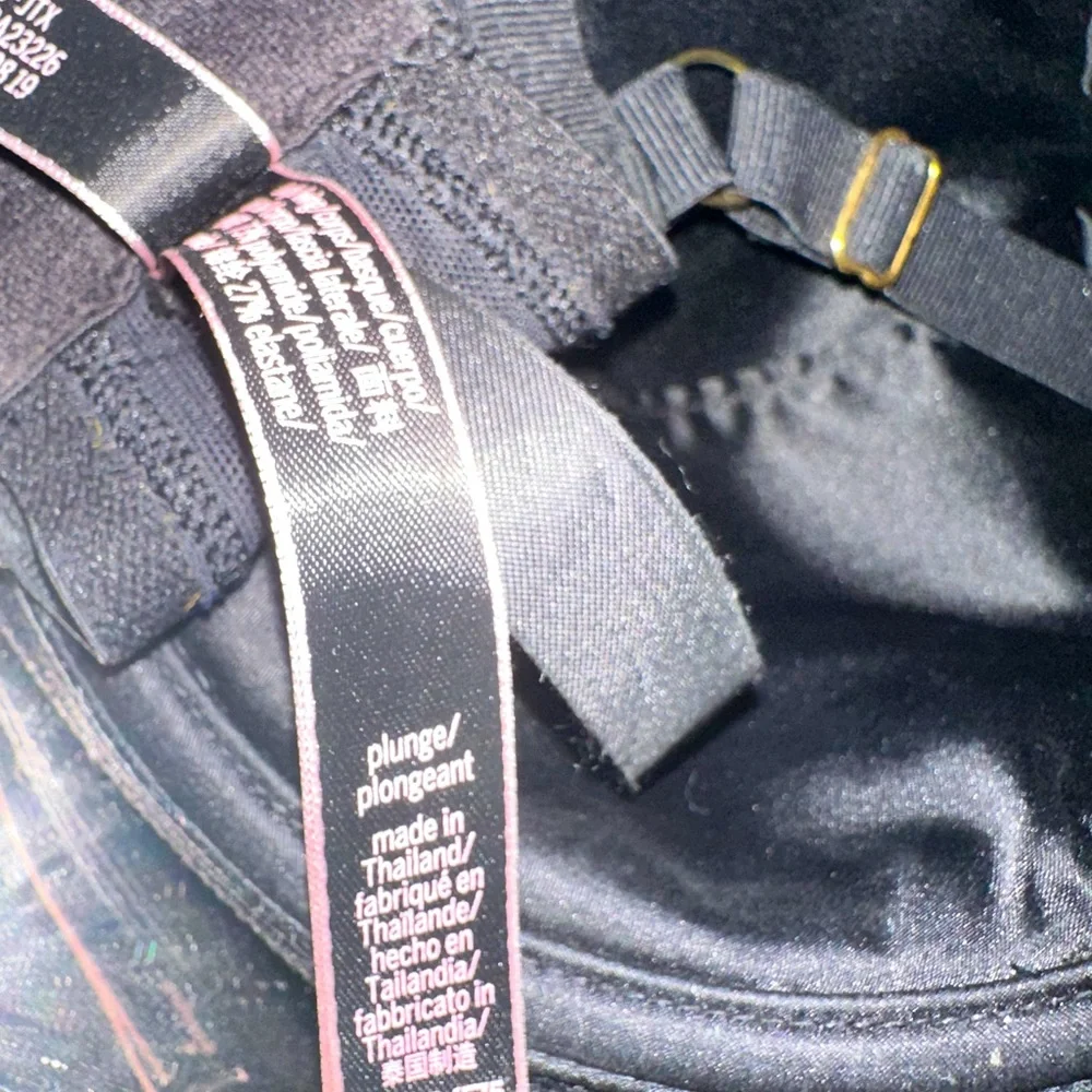 Victoria secret bra 34DDD - Picture 3 of 3